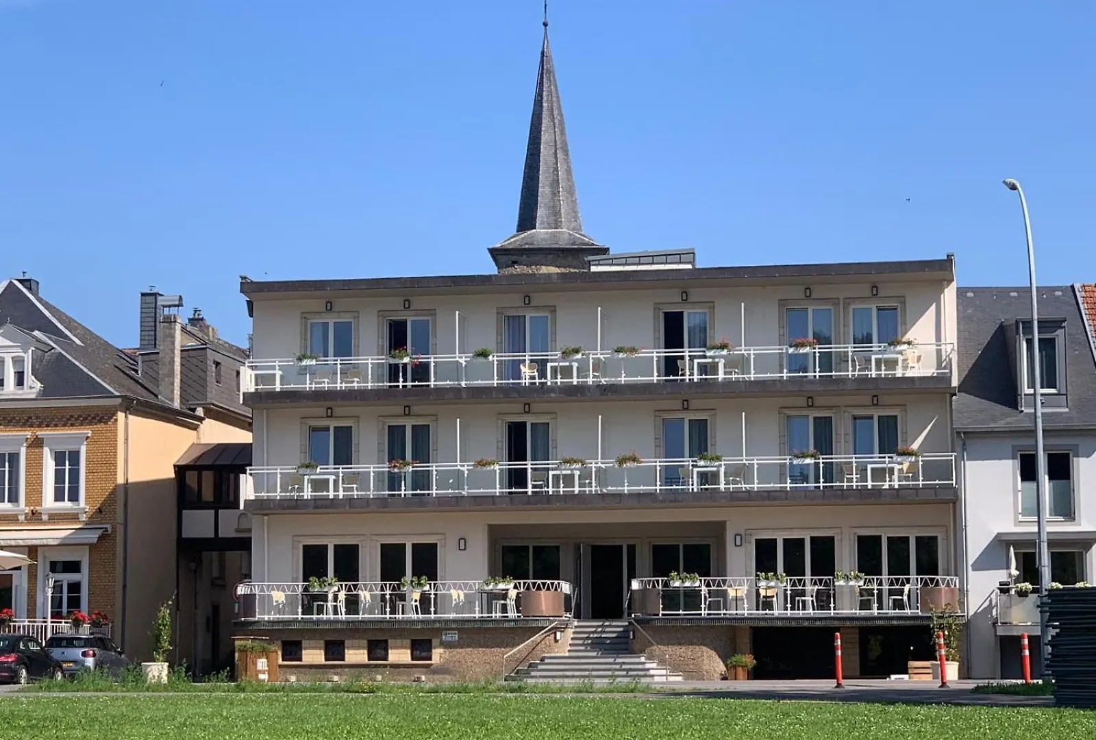 Hotel Ehnen contacts